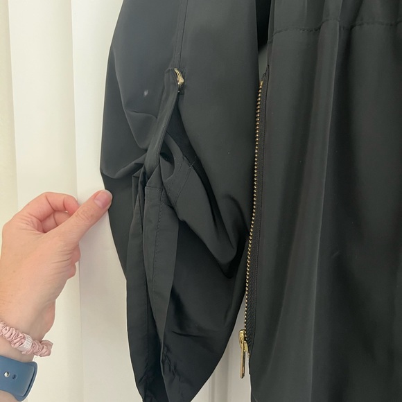 Ali Ro Jackets & Coats Ali Ro Rain Jacket With Cinched Waist And